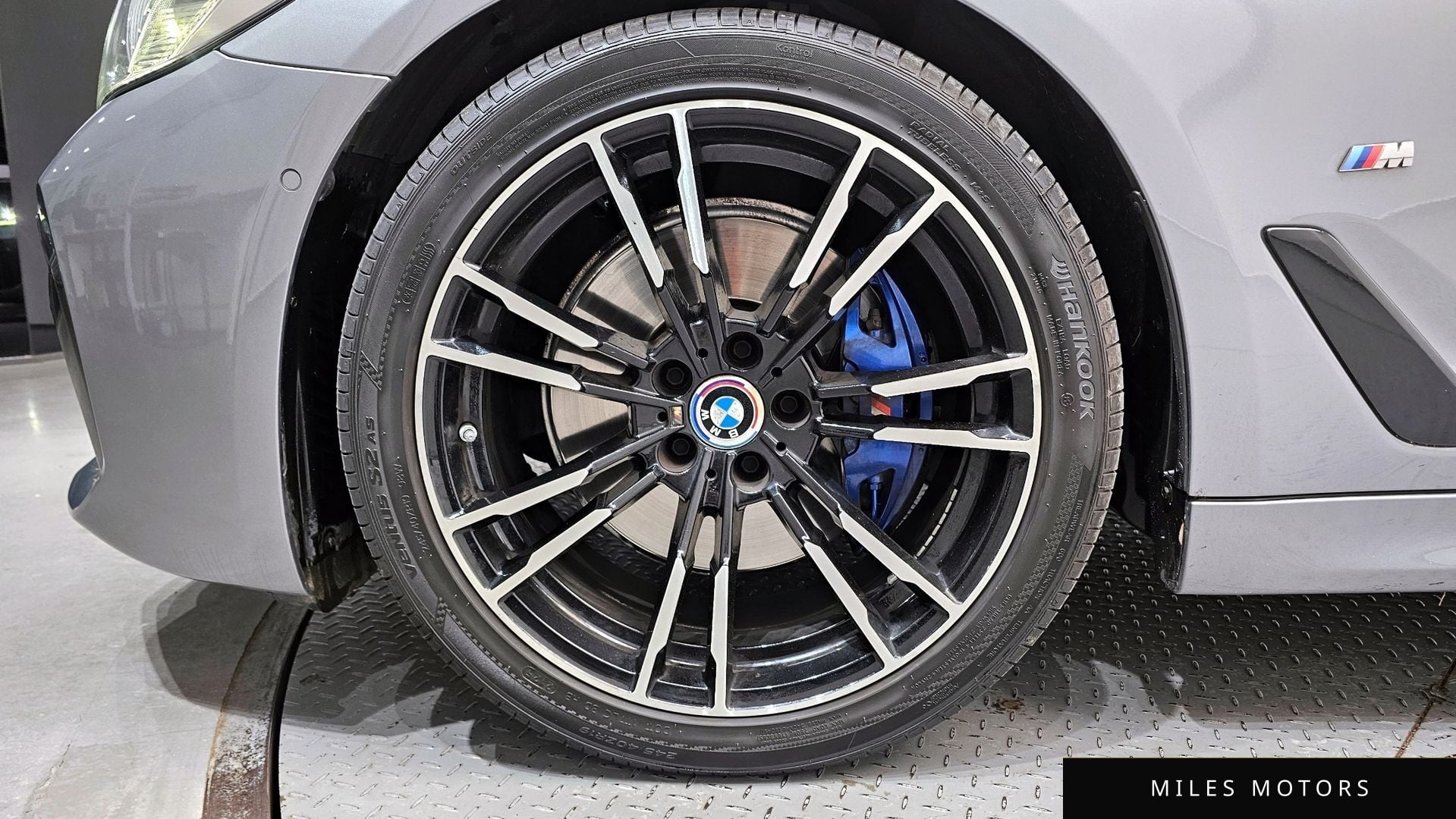 BMW 5 Series (G30) 2023 — миниатюра 5