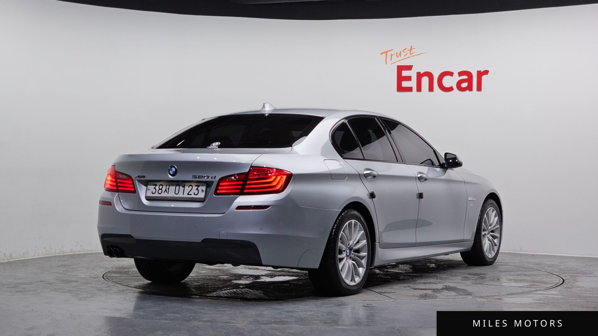 BMW 5 Series (F10) 2016 — миниатюра 2