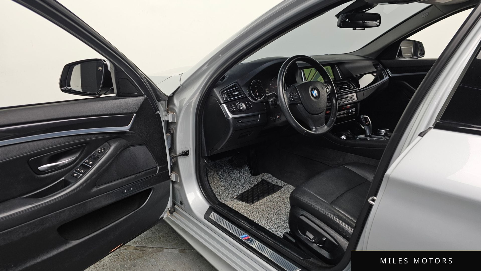 BMW 5 Series (F10) 2016 — миниатюра 10