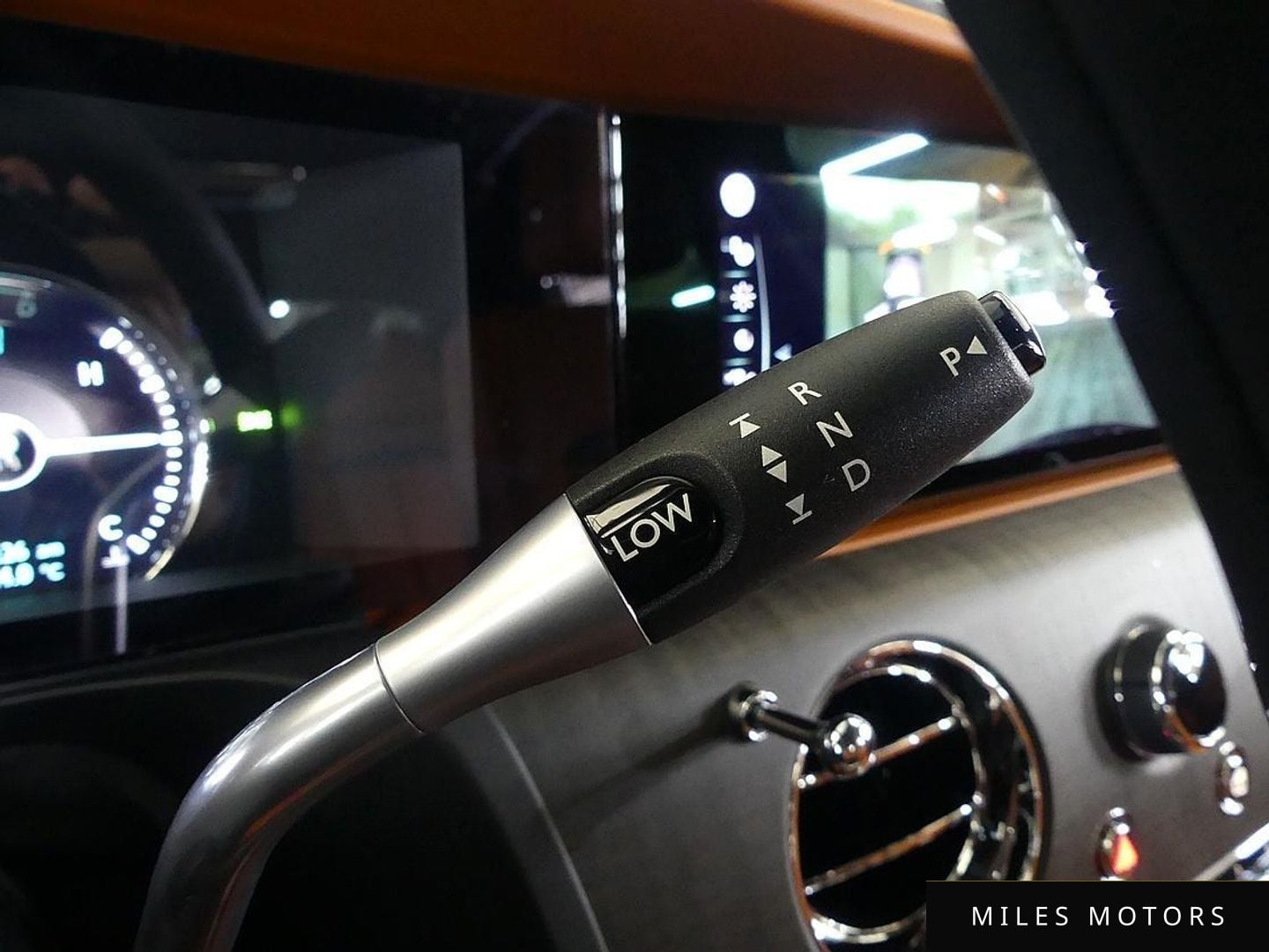 Rolls-Royce 고스트 2022 — миниатюра 8