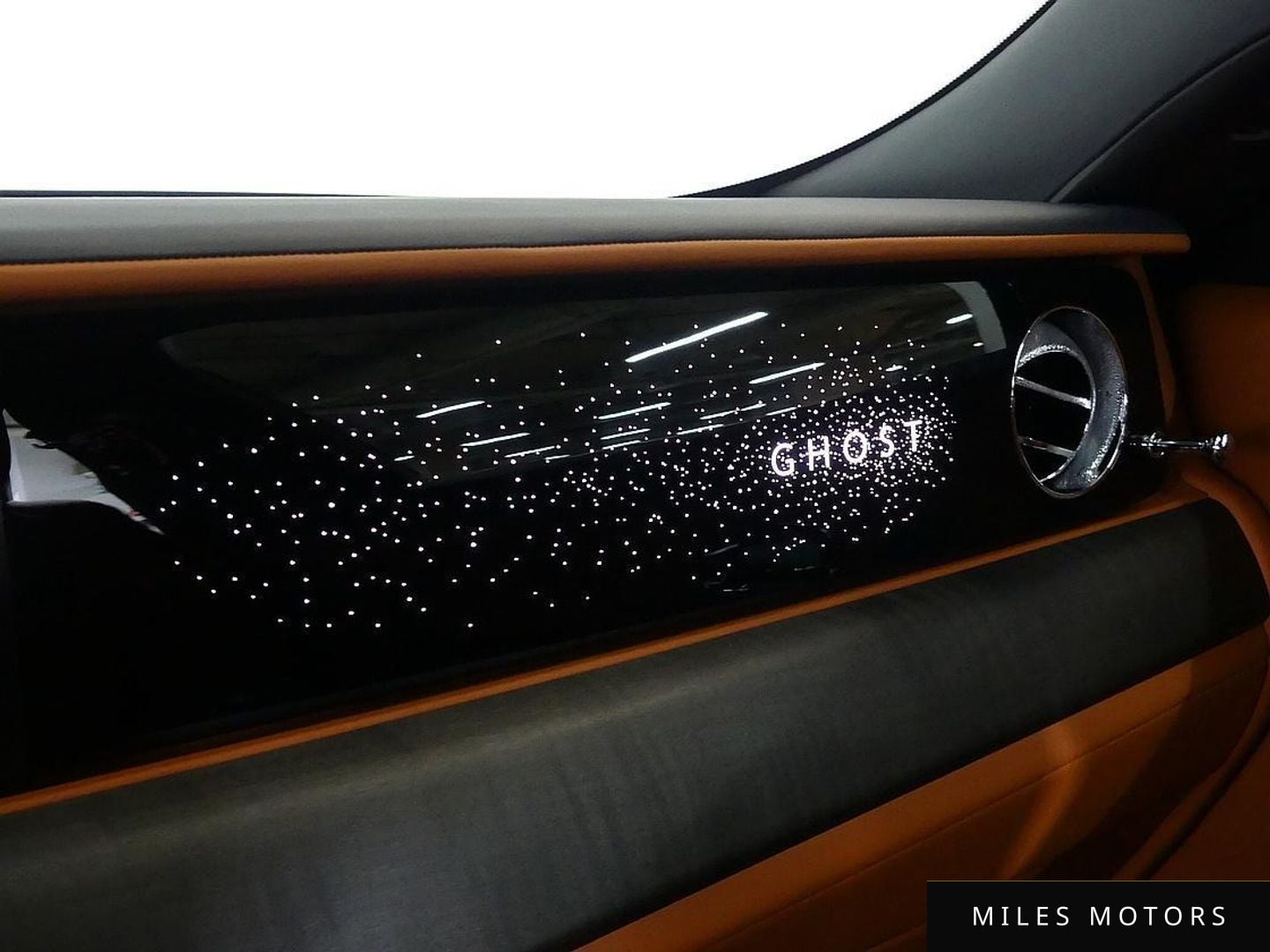 Rolls-Royce 고스트 2022 — миниатюра 15