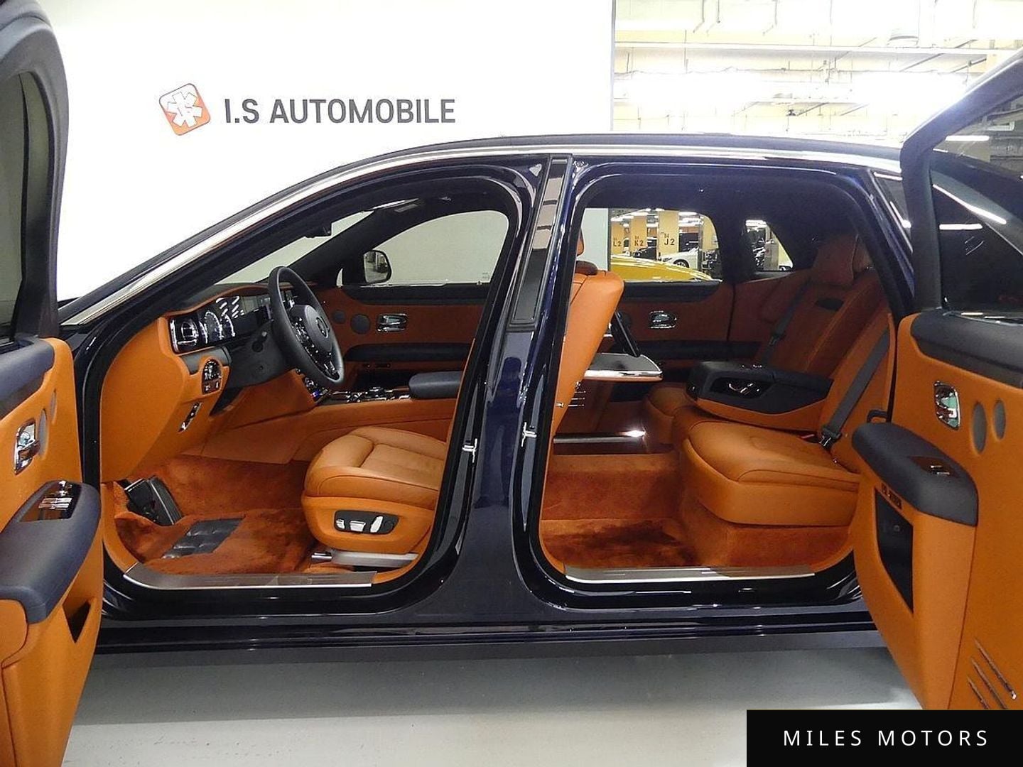 Rolls-Royce 고스트 2022 — миниатюра 17