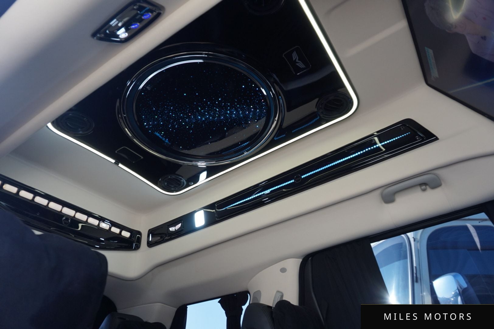 Kia Canival 2025 — миниатюра 20