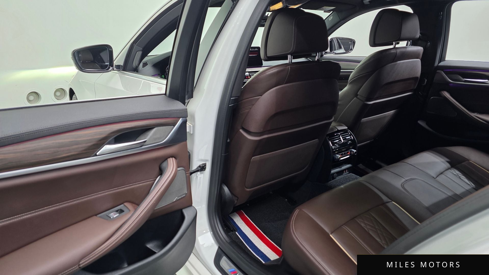 BMW 5시리즈 (G30) 2021 — миниатюра 17