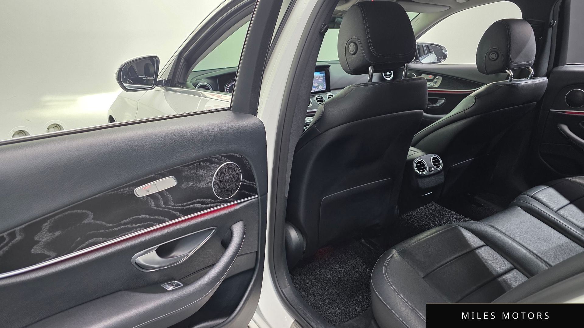 Mercedes-Benz E-클래스 W213 2017 — миниатюра 18