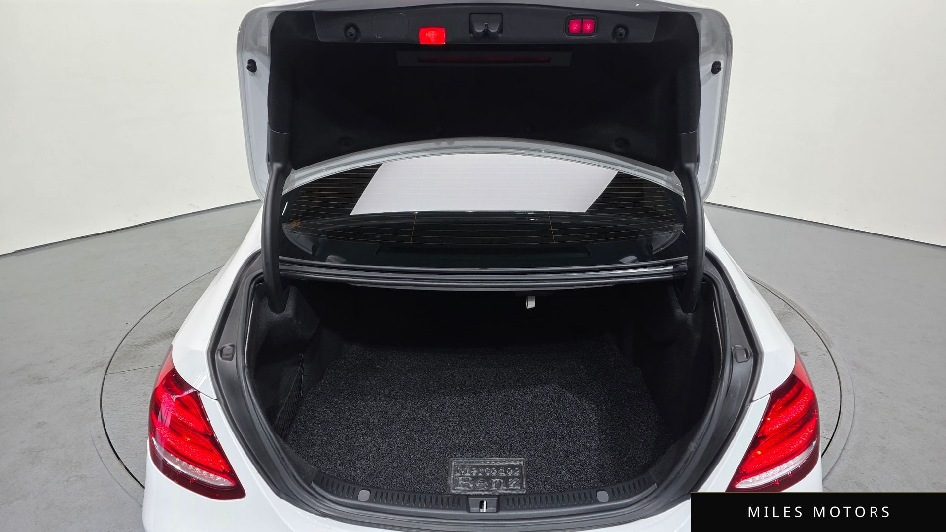 Mercedes-Benz E-클래스 W213 2017 — миниатюра 20