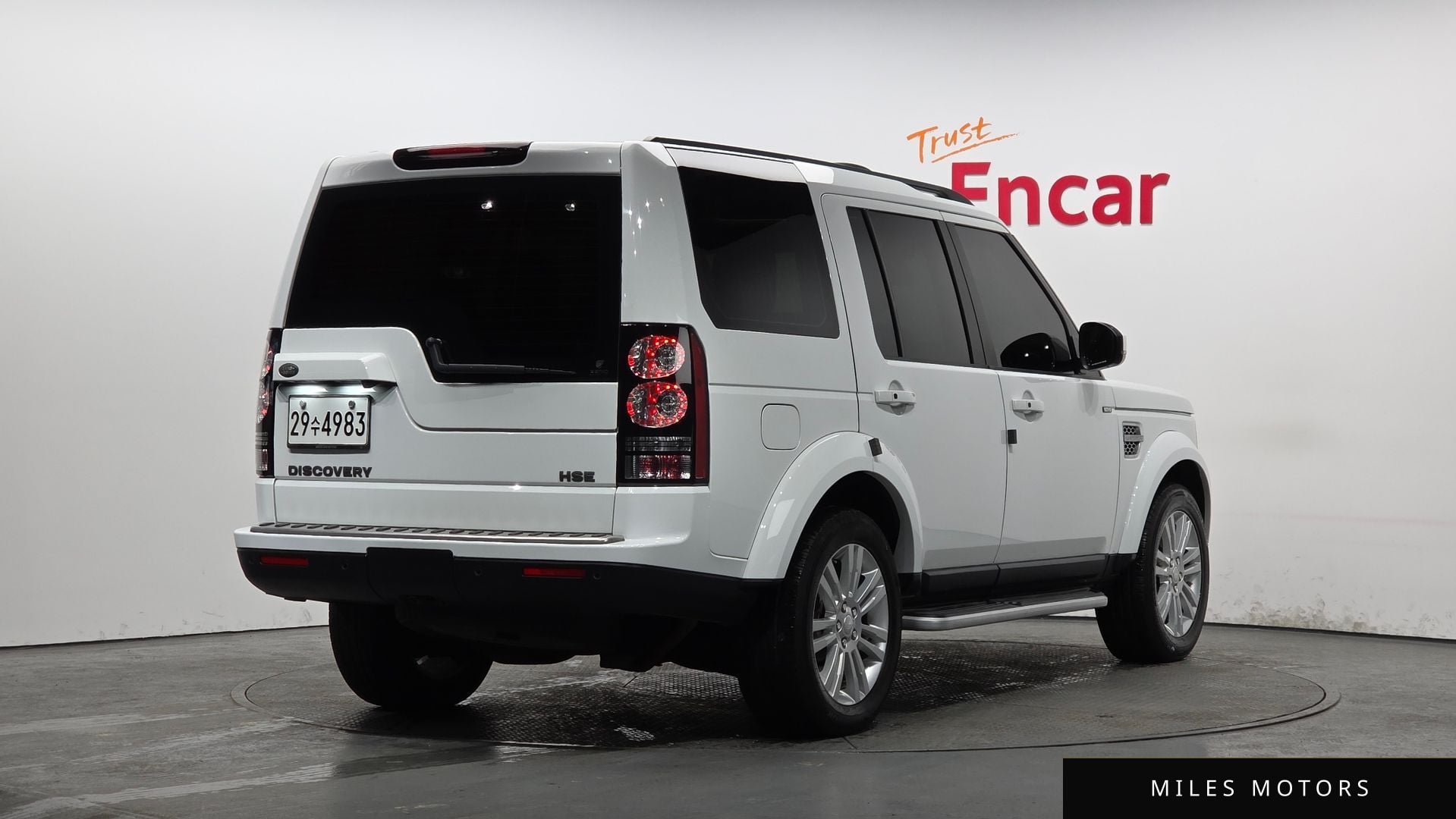 Land Rover Discovery 2015 — миниатюра 2