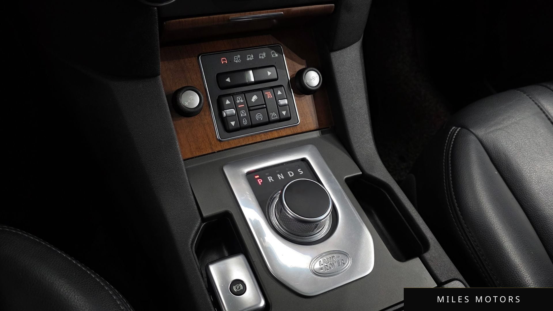 Land Rover Discovery 2015 — миниатюра 9