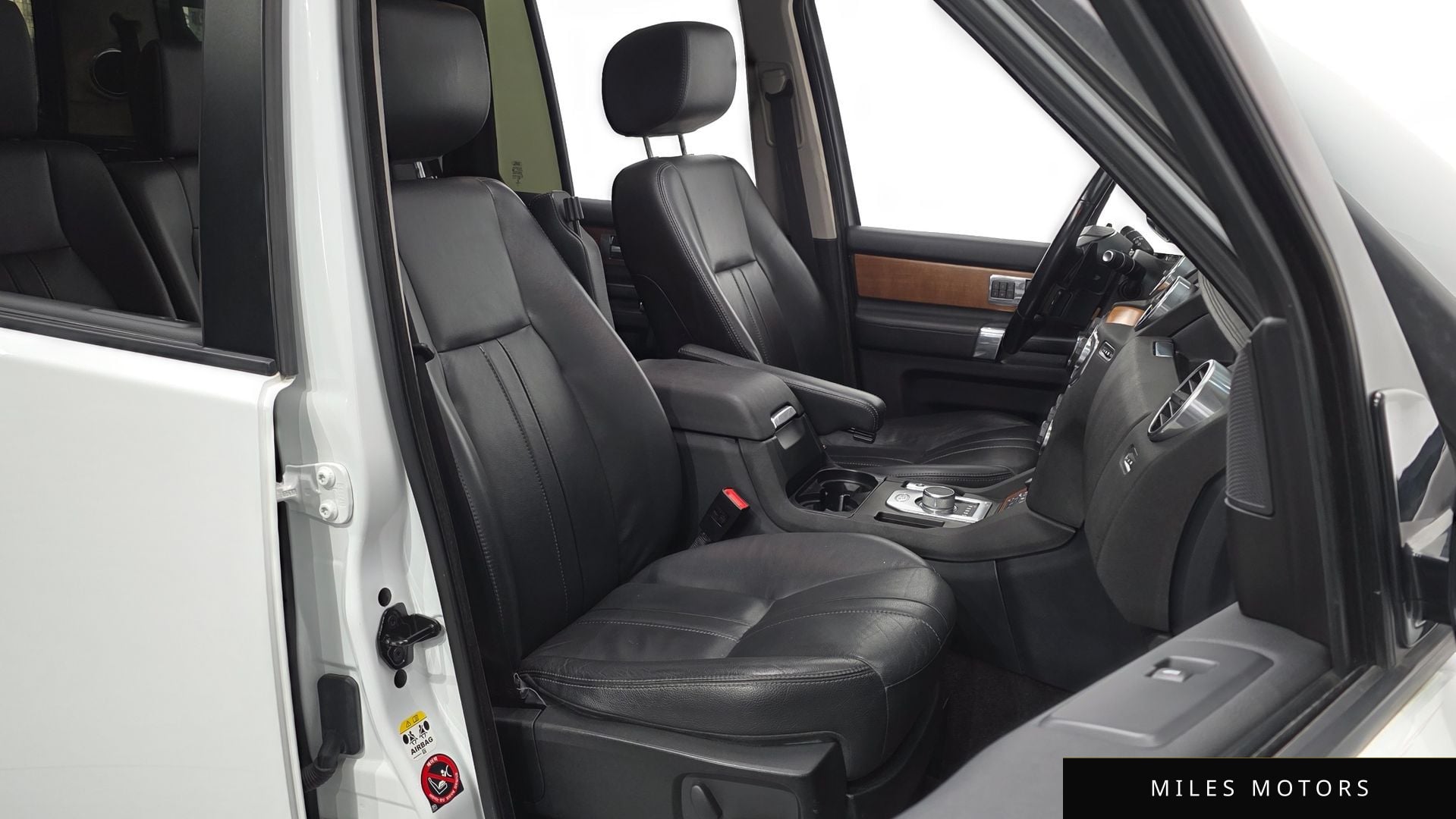 Land Rover Discovery 2015 — миниатюра 10