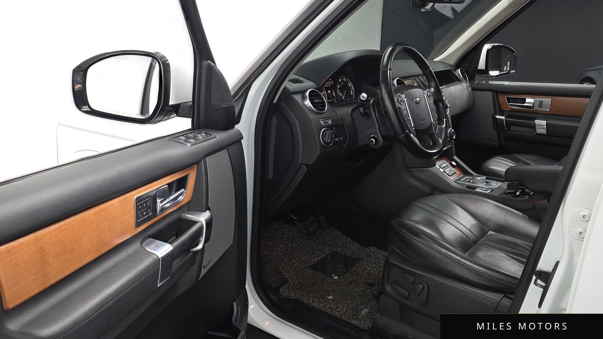 Land Rover Discovery 2015 — миниатюра 11