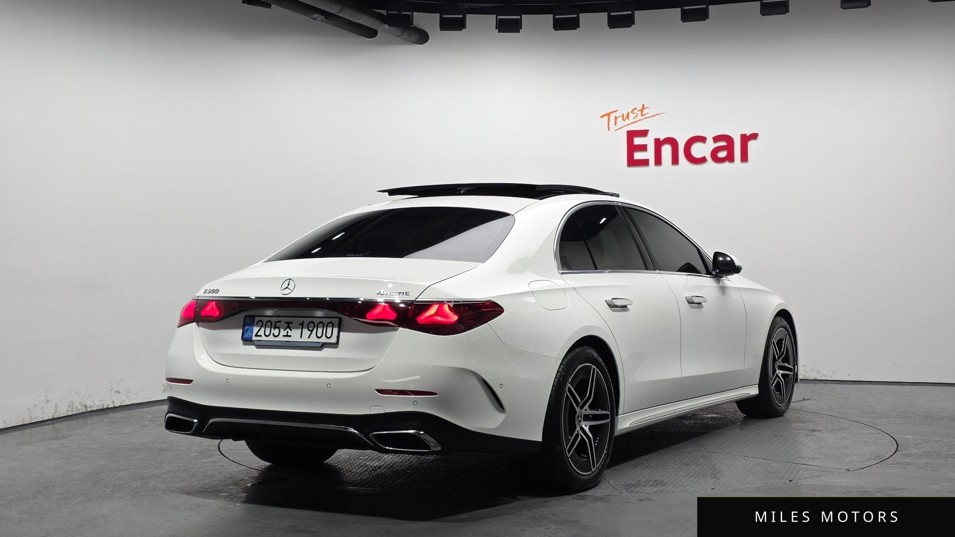Mercedes-Benz E-Class W214 2025 — миниатюра 2