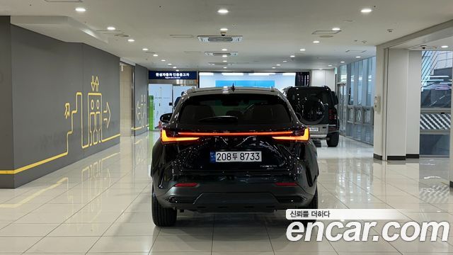 Лексус NX450h+ 2025 — миниатюра 4