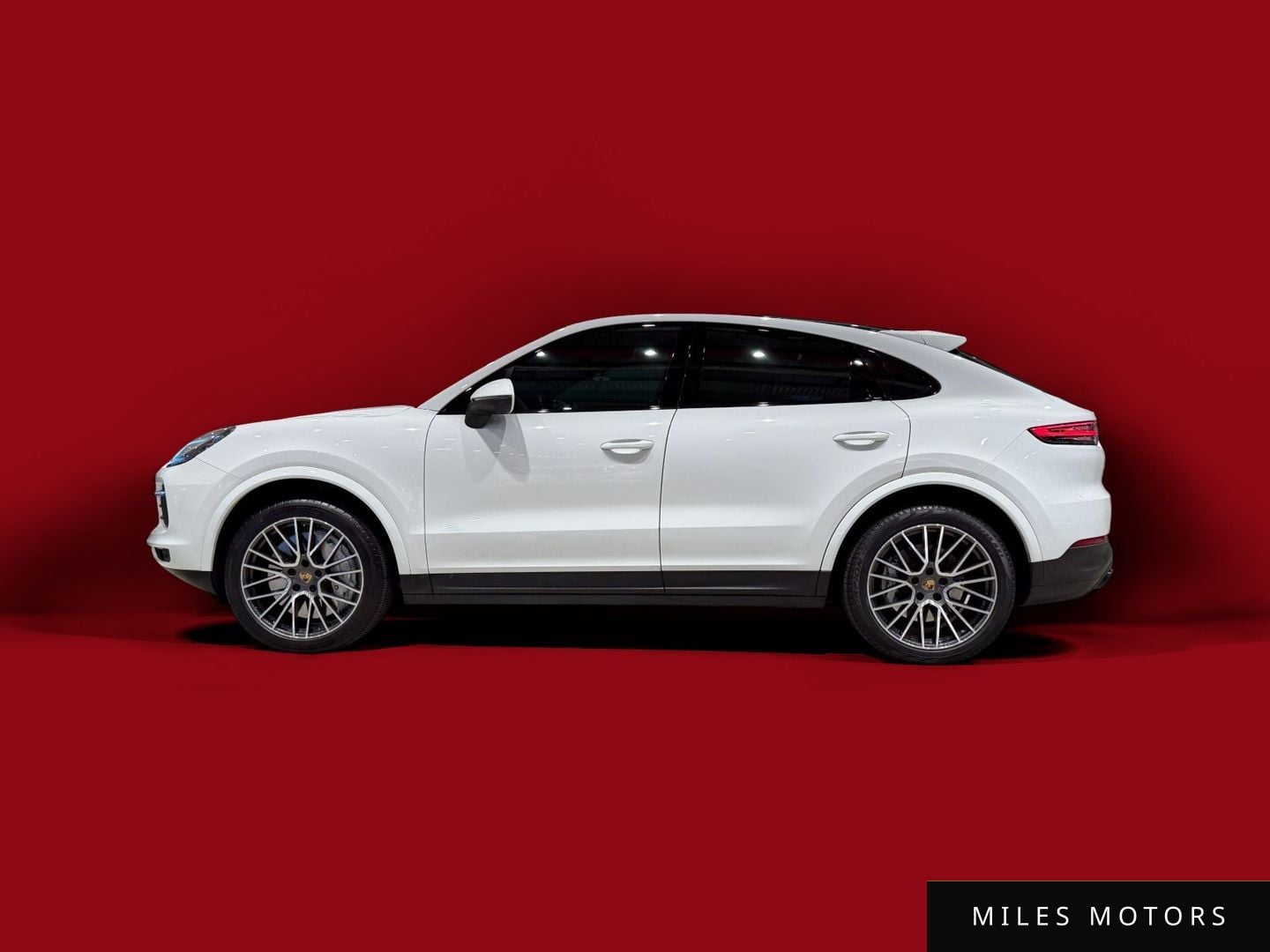 Porsche Cayenne 2020 — фото 1 из 12