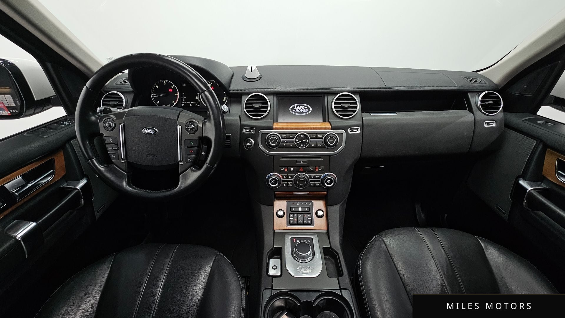 Land Rover Discovery 2015 — миниатюра 7