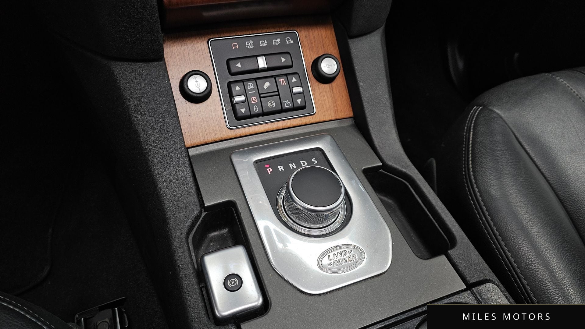 Land Rover Discovery 2015 — миниатюра 9