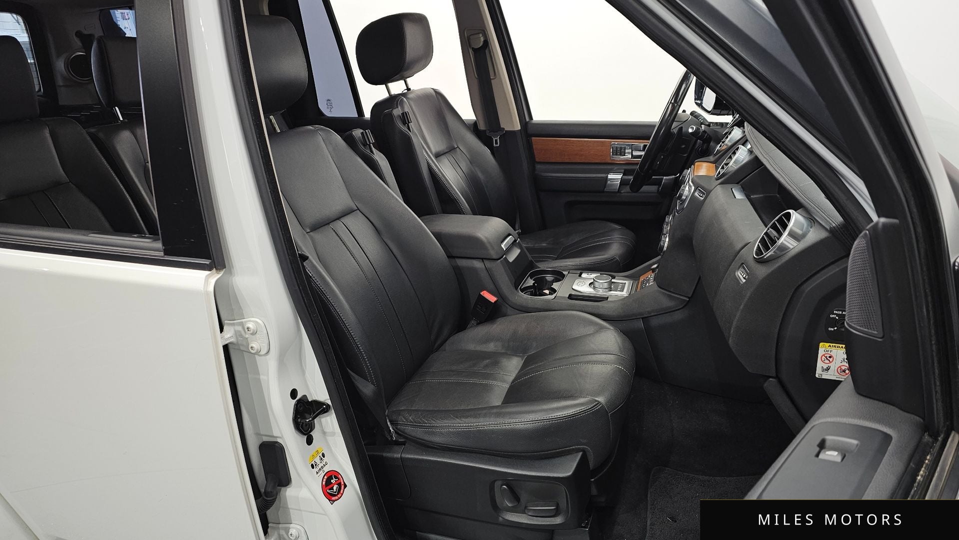 Land Rover Discovery 2015 — миниатюра 10