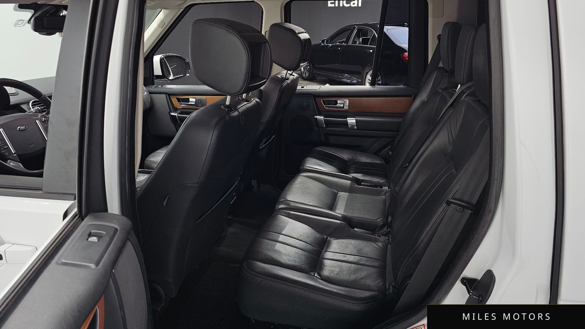 Land Rover Discovery 2015 — миниатюра 12