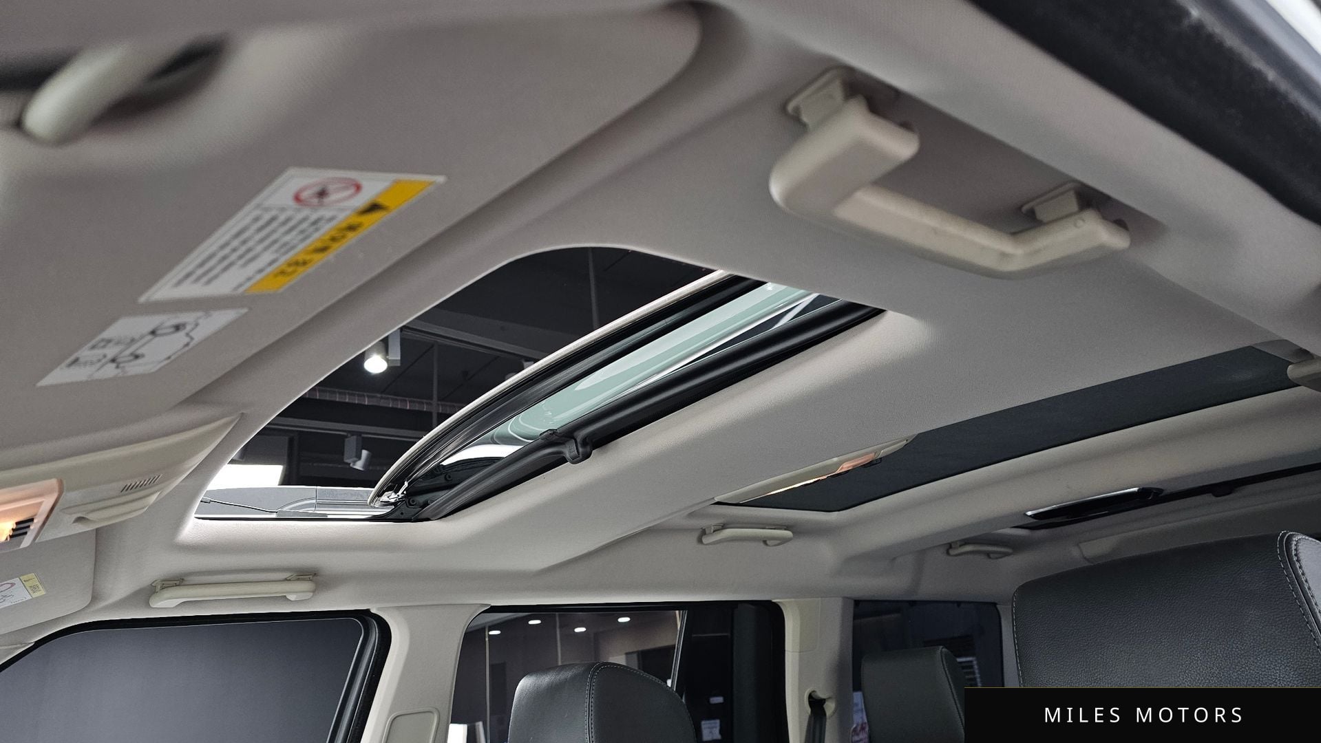 Land Rover Discovery 2015 — миниатюра 16