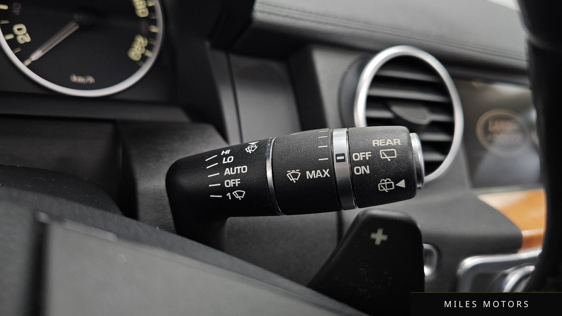 Land Rover Discovery 2015 — миниатюра 18