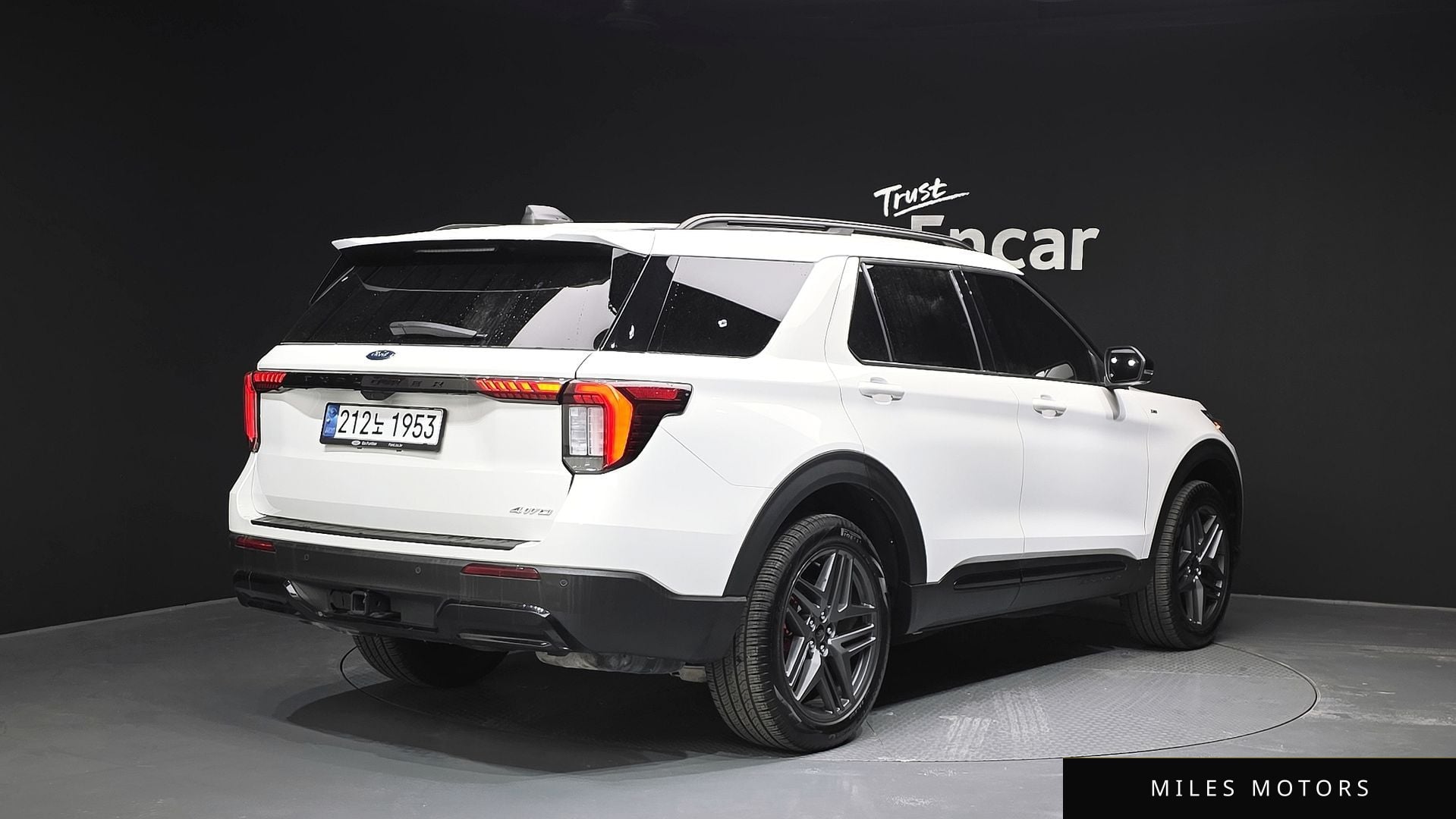 Ford Explorer 2025 — миниатюра 2