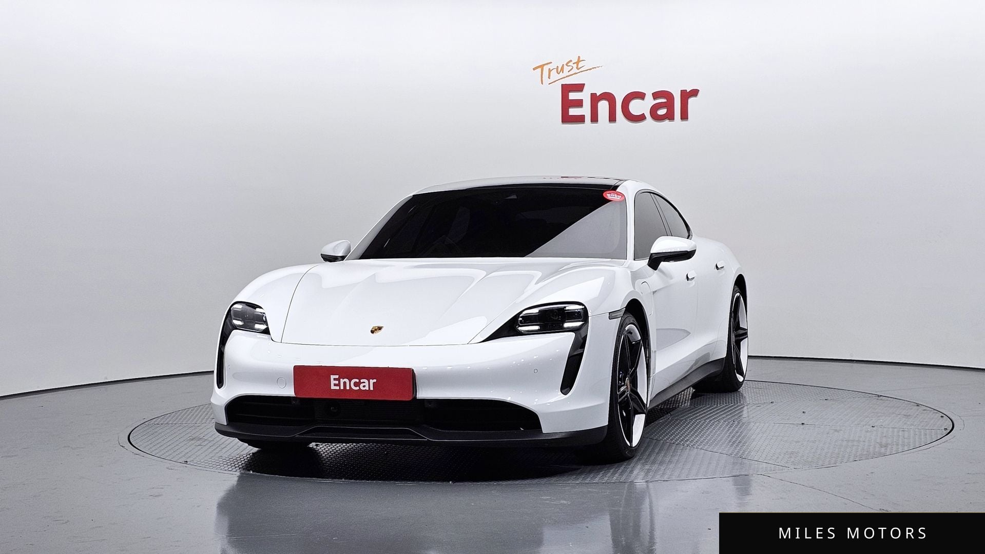 Porsche Taycan 2023 — миниатюра 3