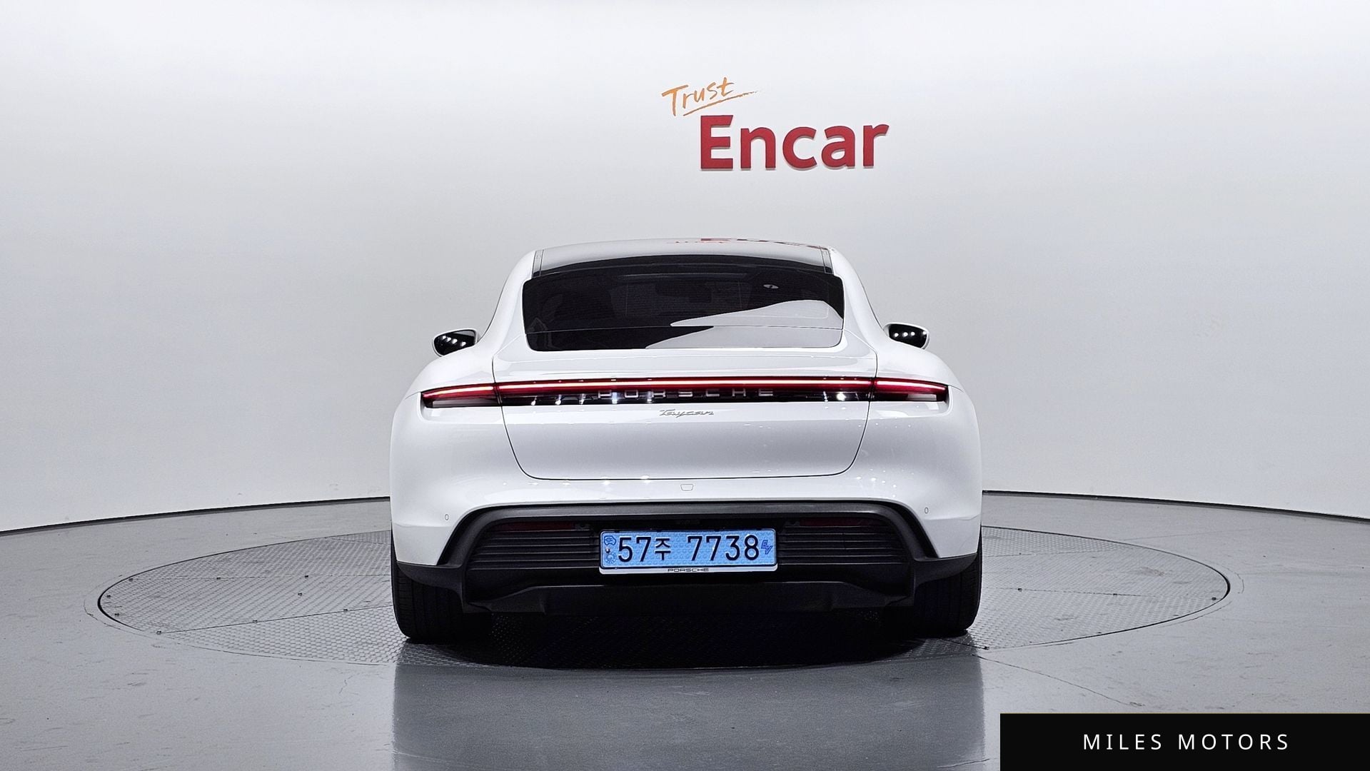 Porsche Taycan 2023 — миниатюра 4