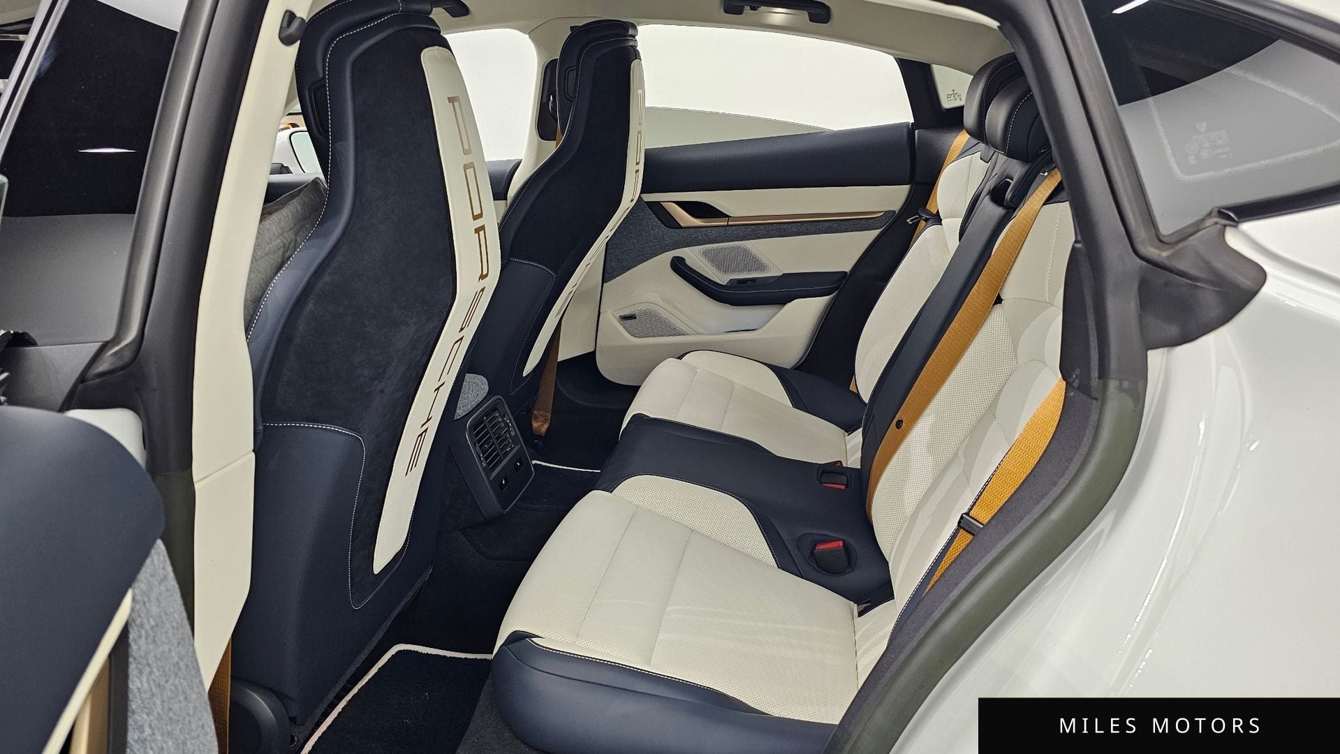 Porsche Taycan 2023 — миниатюра 12