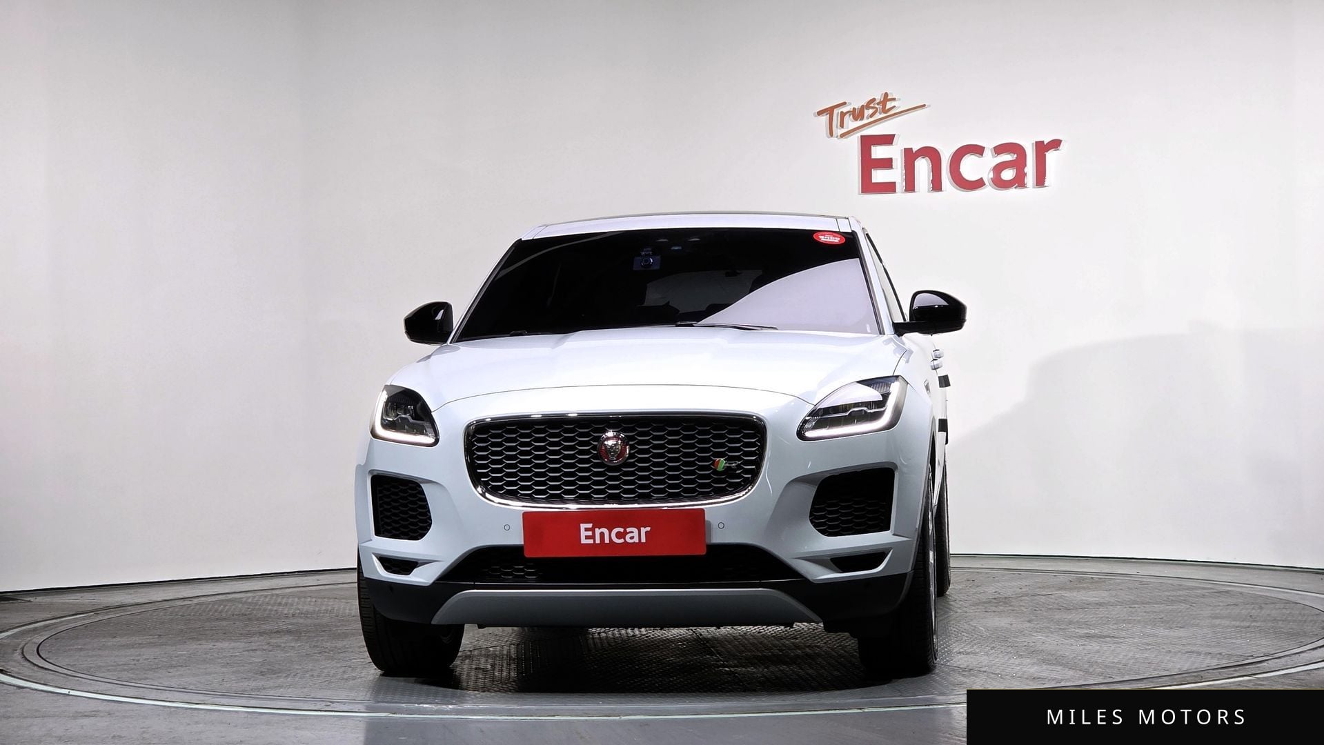 Jaguar E-PACE 2018 — миниатюра 3