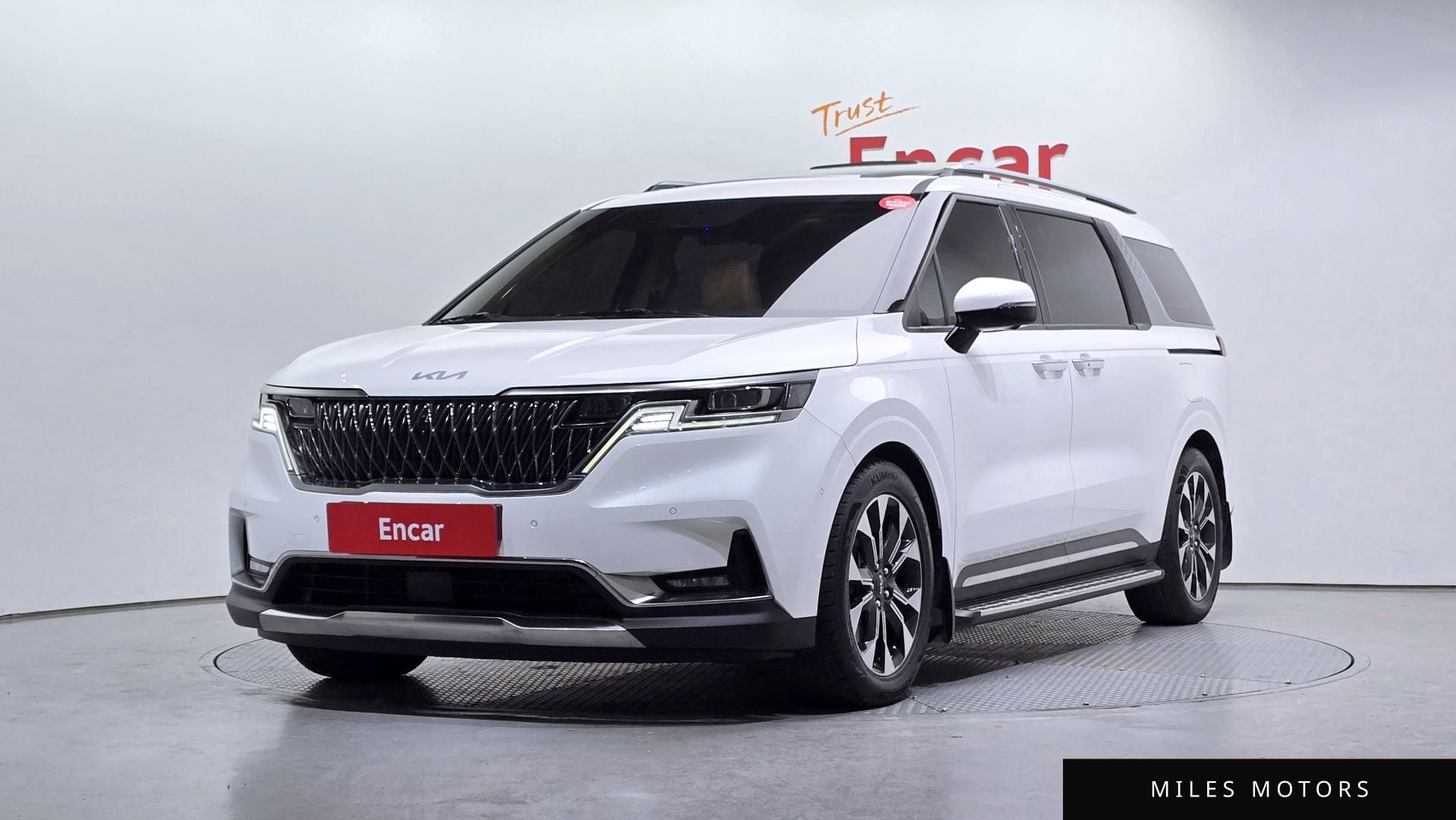 Kia Carnival 2022 — фото 1 из 12