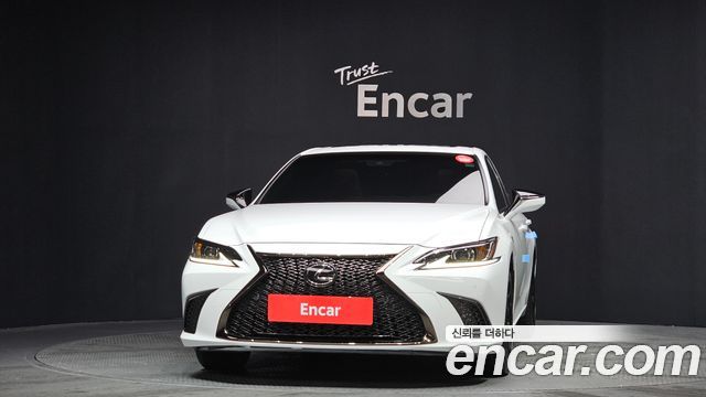 Лексус ES300h 2024 — миниатюра 3