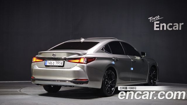 Лексус ES300h 2024 — миниатюра 2