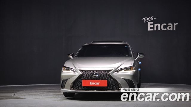 Лексус ES300h 2024 — миниатюра 3