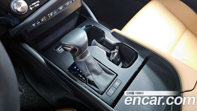 Лексус ES300h 2024 — миниатюра 9