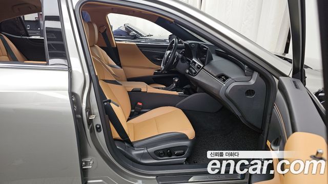 Лексус ES300h 2024 — миниатюра 11