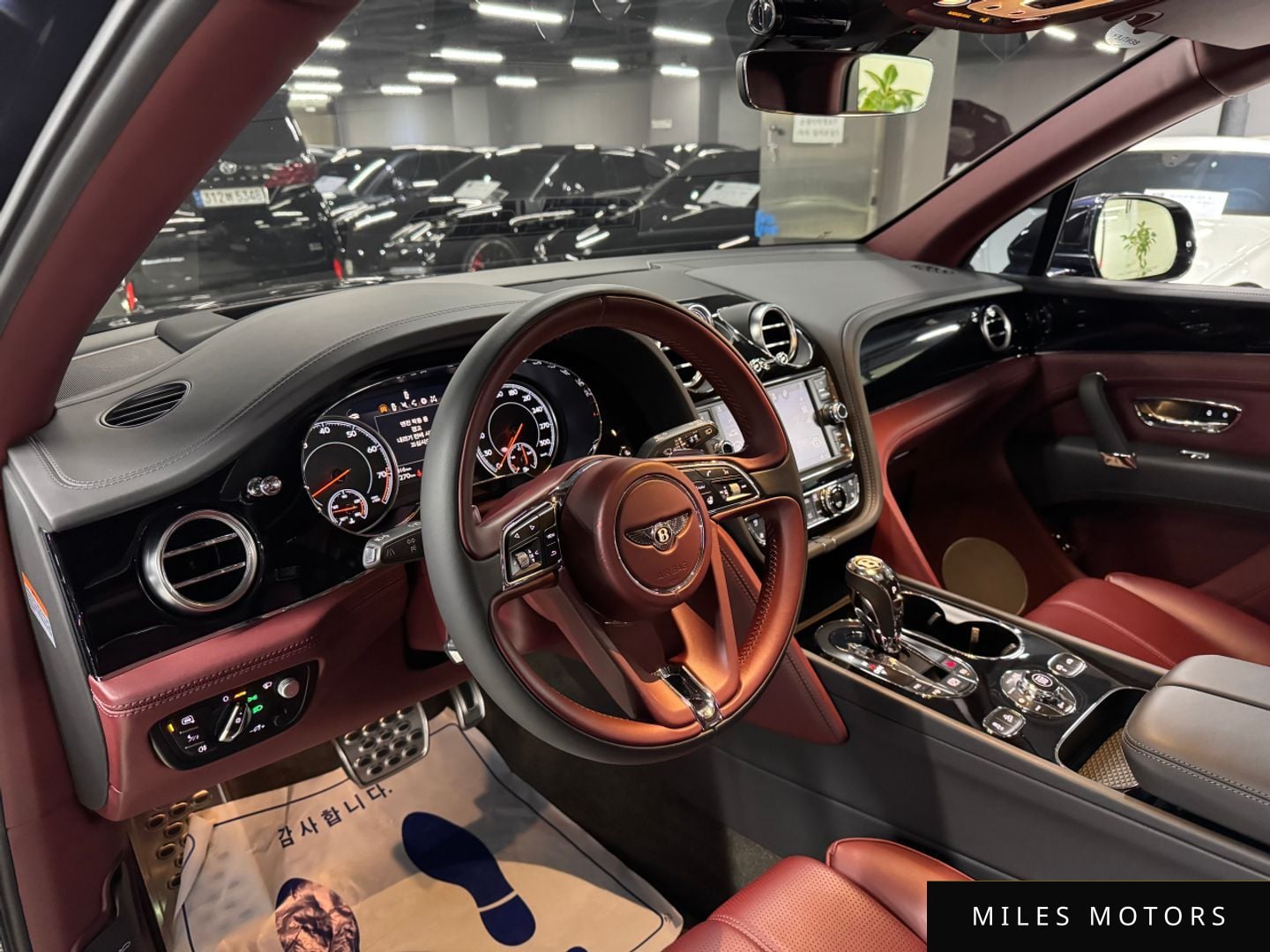 Bentley Bentayga 2020 — миниатюра 4