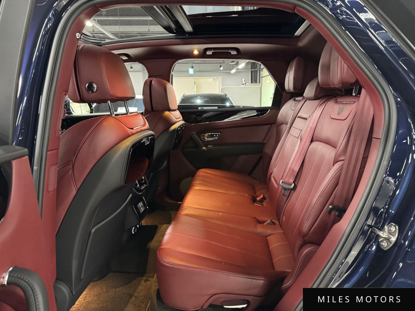 Bentley Bentayga 2020 — миниатюра 10