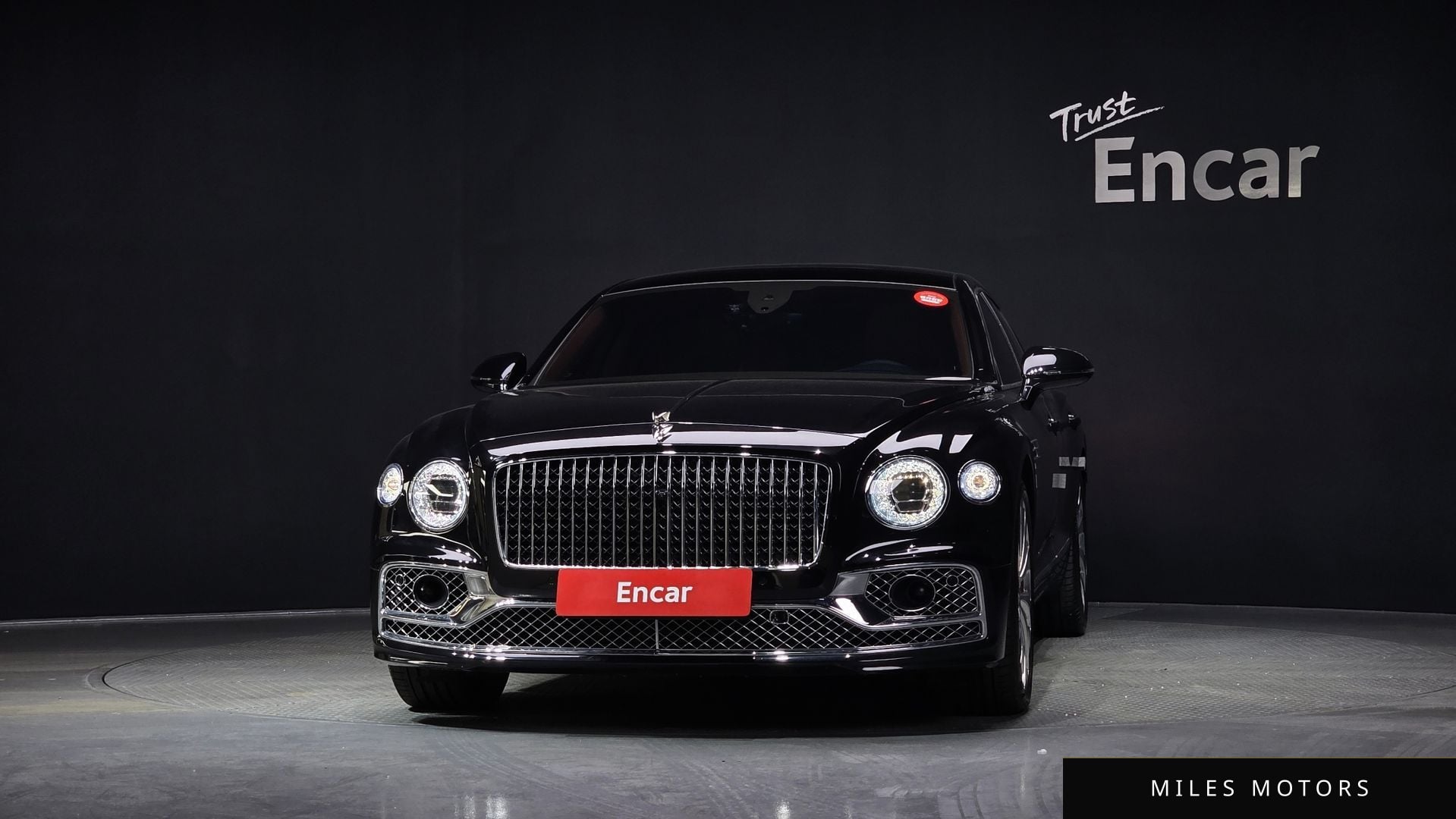 Bentley Flying Spur 2020 — миниатюра 3