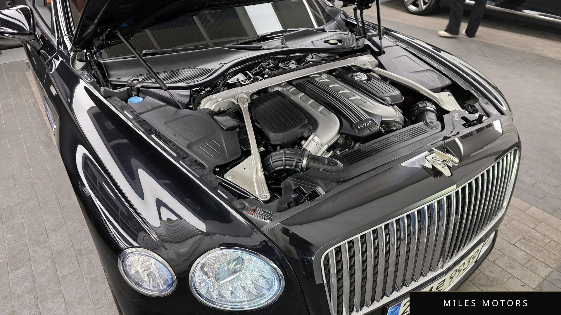Bentley Flying Spur 2020 — миниатюра 6