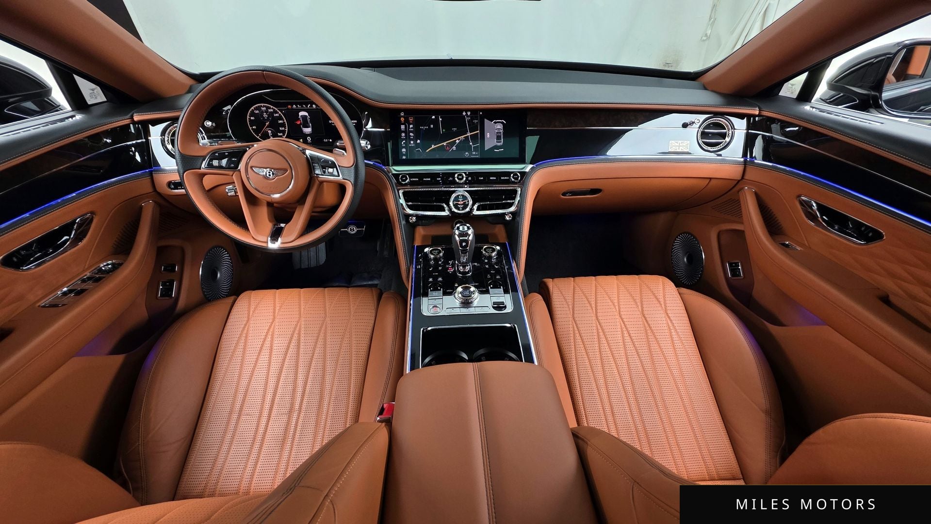 Bentley Flying Spur 2020 — миниатюра 7