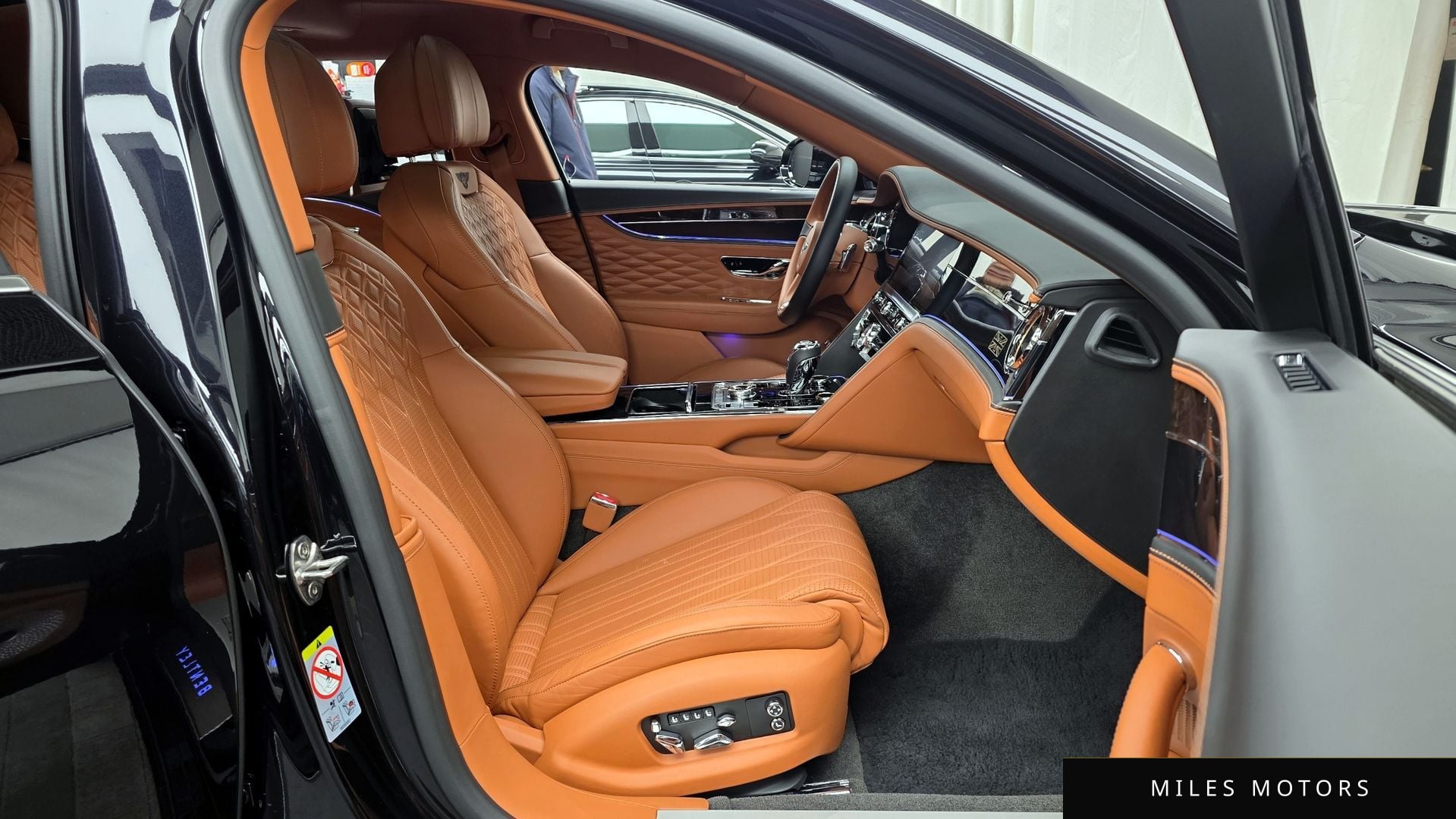 Bentley Flying Spur 2020 — миниатюра 11