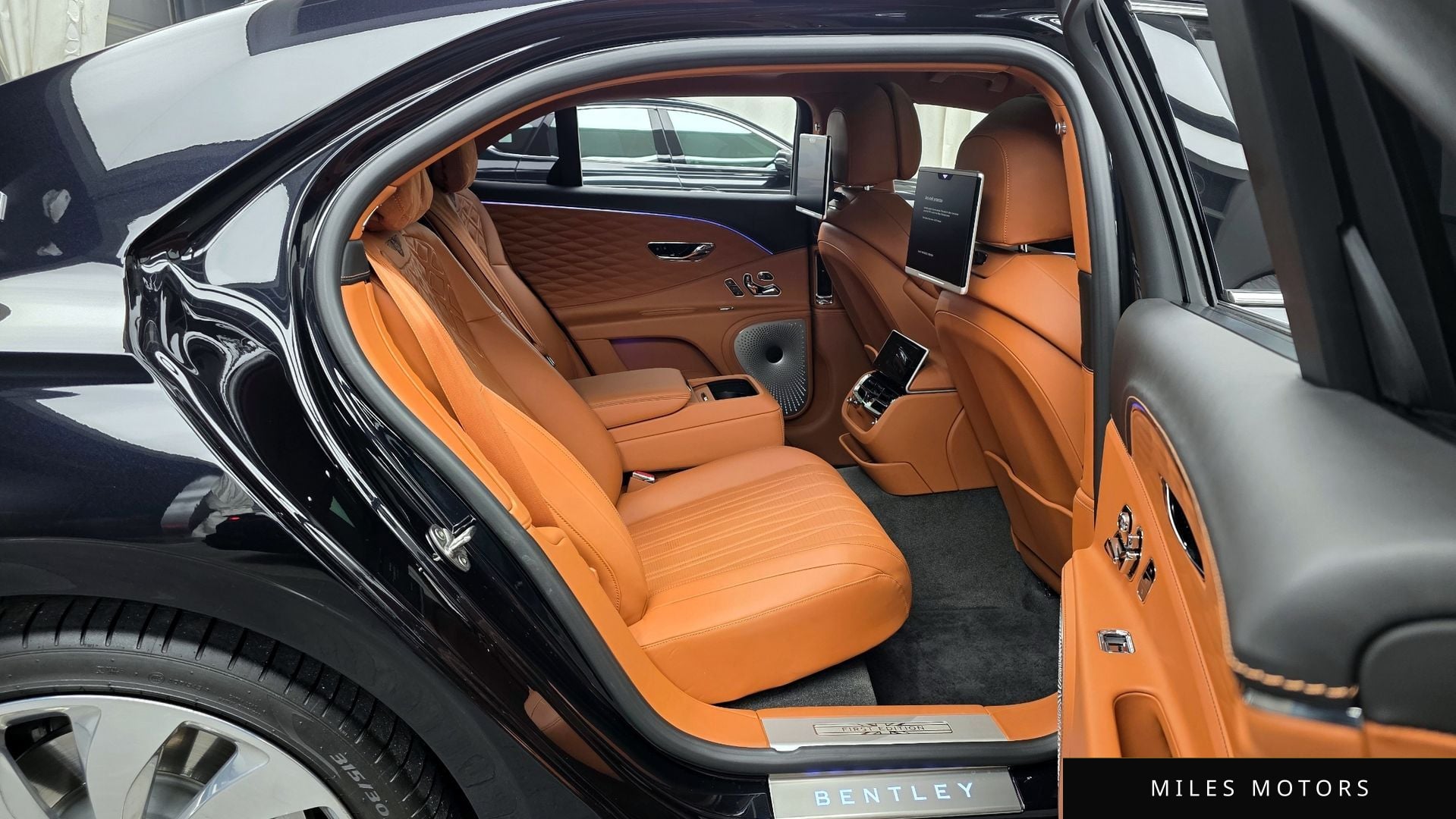 Bentley Flying Spur 2020 — миниатюра 12