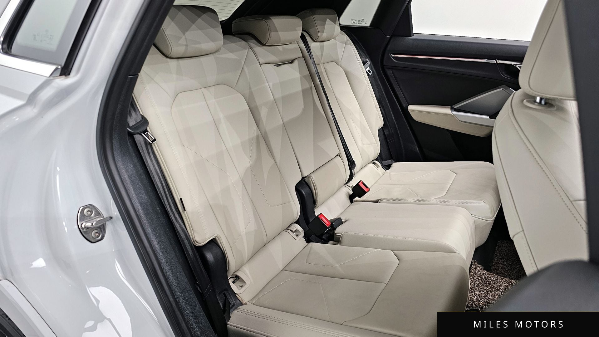 Audi Q3 (F3) 2022 — миниатюра 12