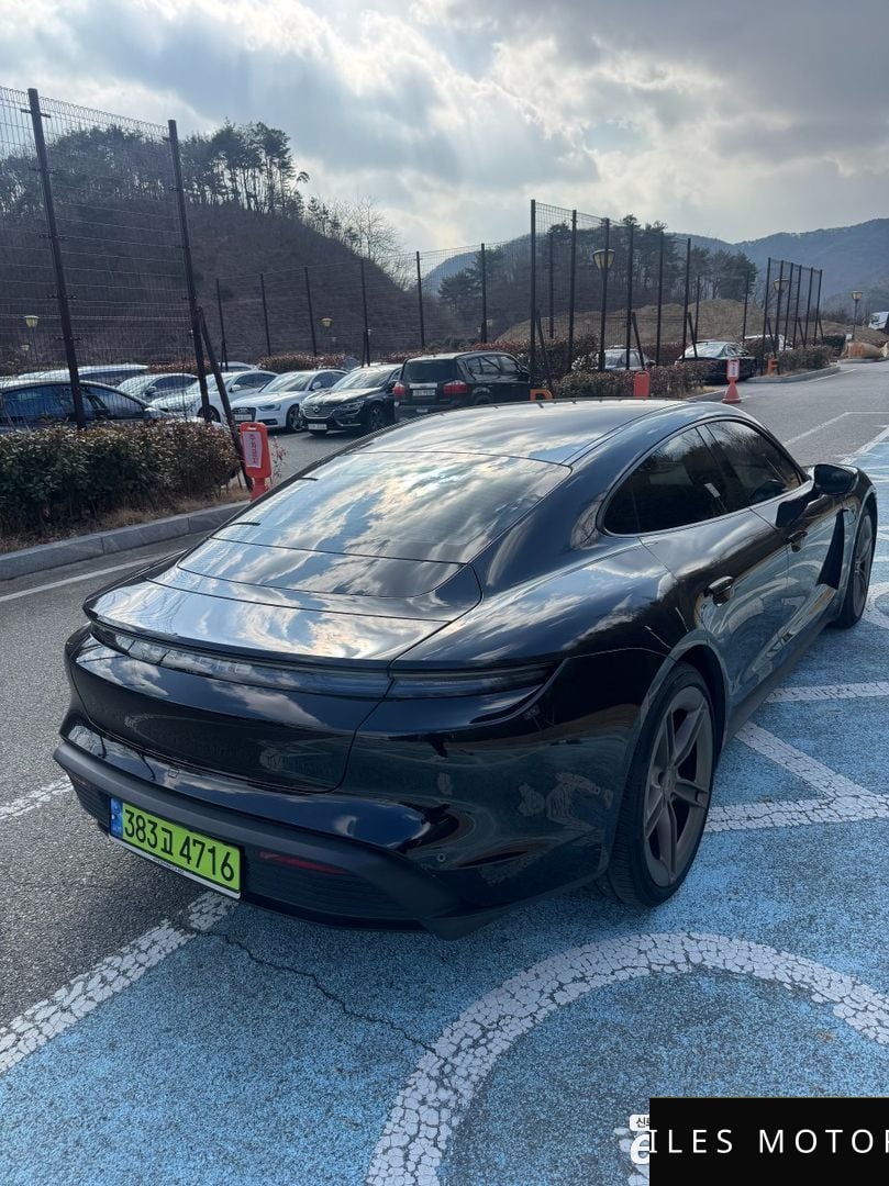 Porsche 타이칸 2025 — миниатюра 2