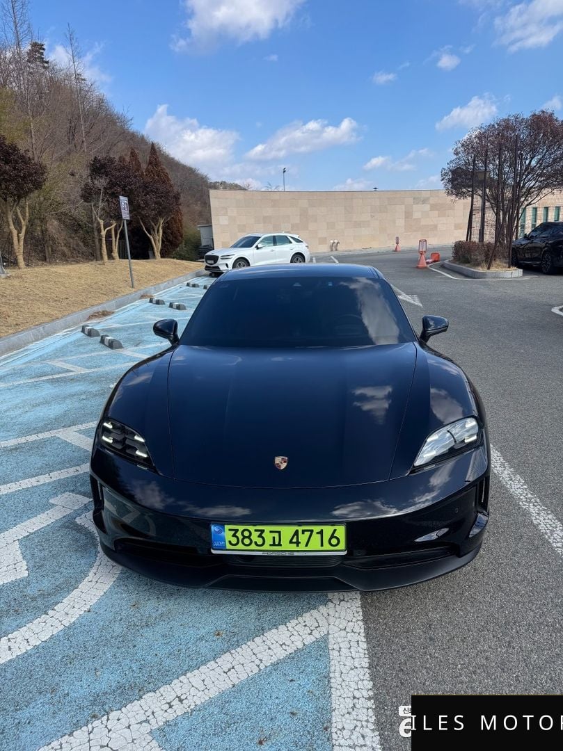Porsche 타이칸 2025 — миниатюра 3