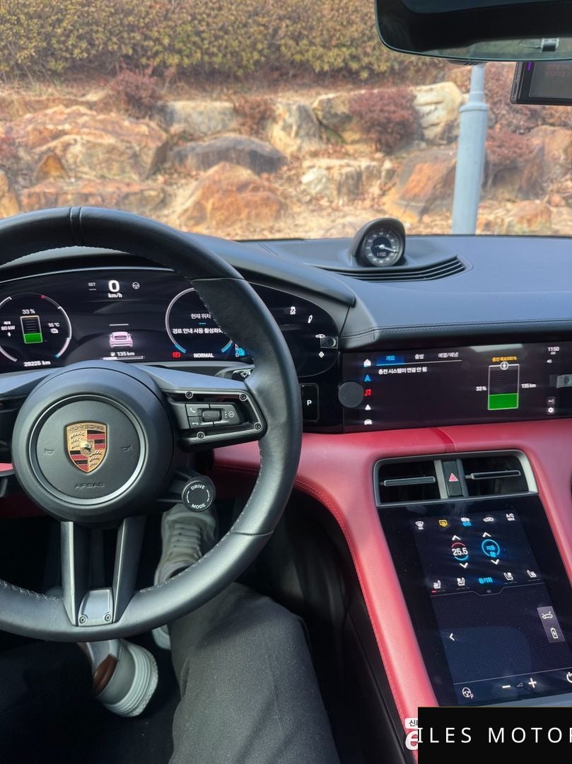 Porsche 타이칸 2025 — миниатюра 6