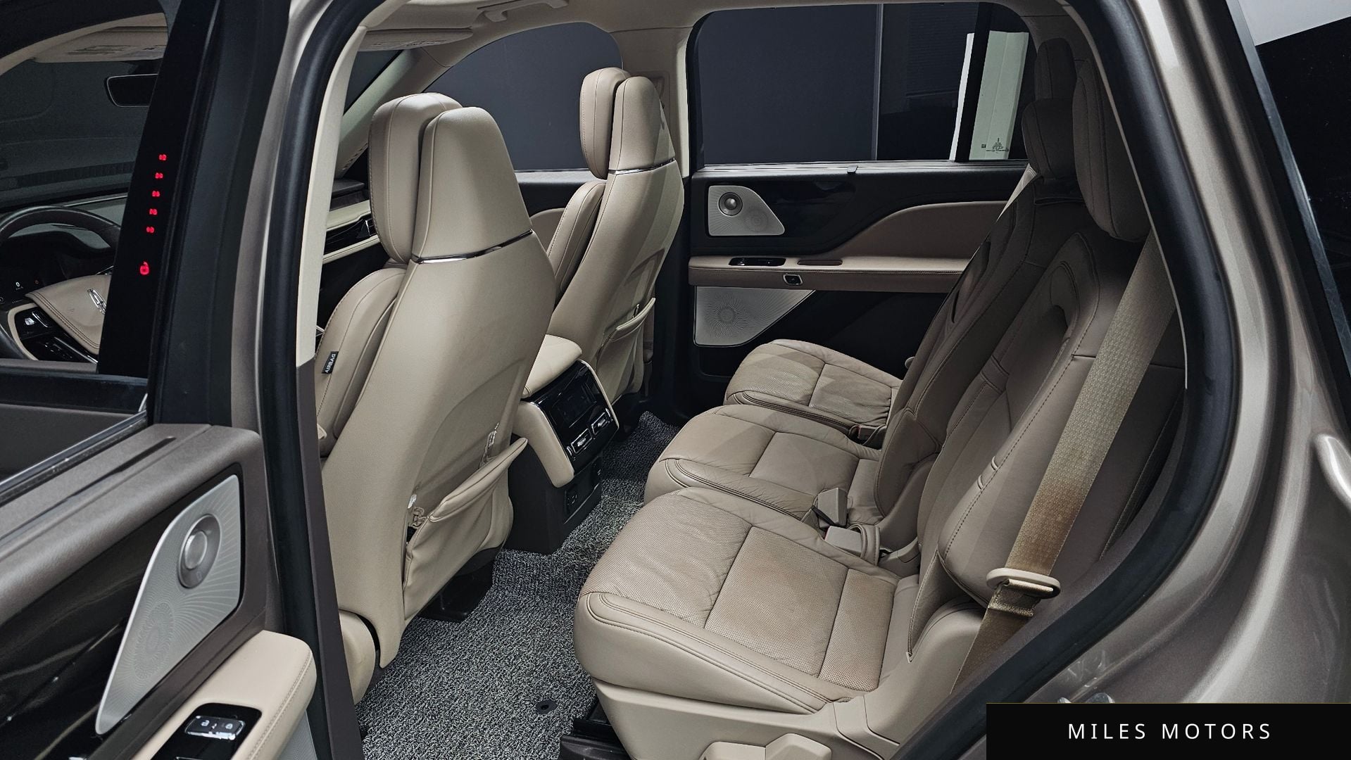 Lincoln Aviator 2021 — миниатюра 12