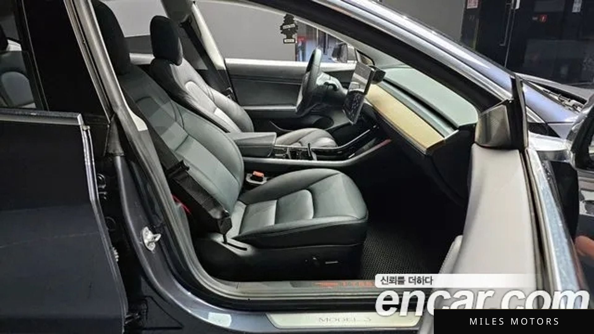 Tesla Model 3 2020 — миниатюра 10