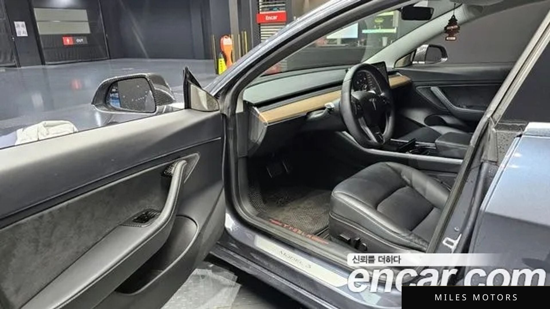 Tesla Model 3 2020 — миниатюра 11