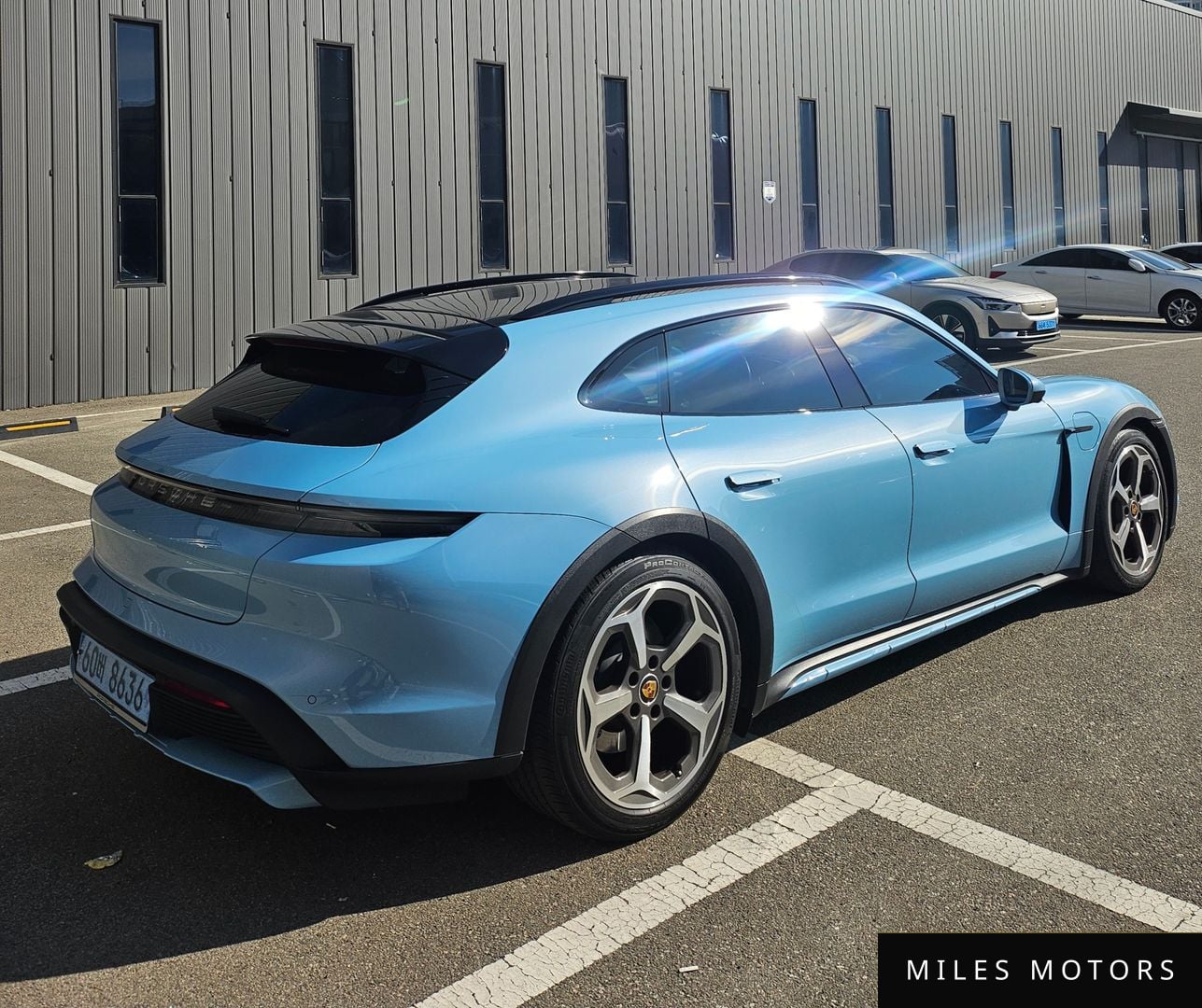 Porsche Taycan 2022 — миниатюра 2