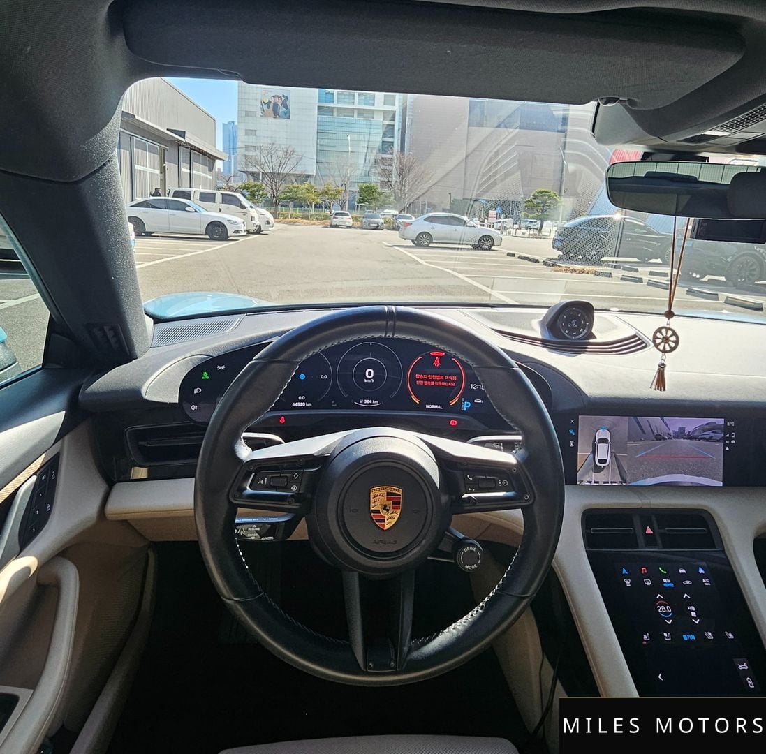 Porsche Taycan 2022 — миниатюра 9